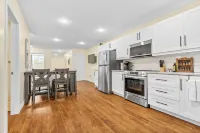 Elegant & Private Apartment With Full Kitchen - Short Walk to Downtown London