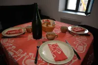 Apartment 4p, in the heart of Granville, between ports, beach, center and high city