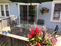 2 blocks to the beach and pet friendly.. Memories are Made Here