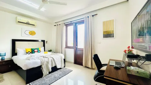 BluO 1BHK Defence Colony Market - Lift, Balcony