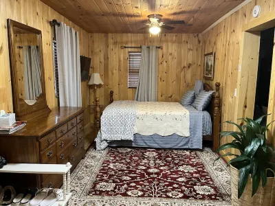 Cabin style near MSU, sparrow, and freeway
