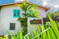 La Casita by Shacks Beach, Beach House, Coastal Living Style, LOCATION LOCATION Hotels near La Poza De Las Golondrinas