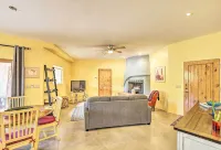 Tucson Home w/ Patio - Near Outdoor Adventure