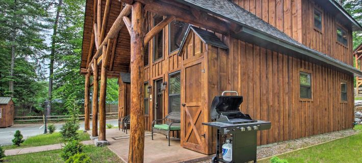 Timber Home Walk to Slopes and N Conway Shops! Hotels in Conway