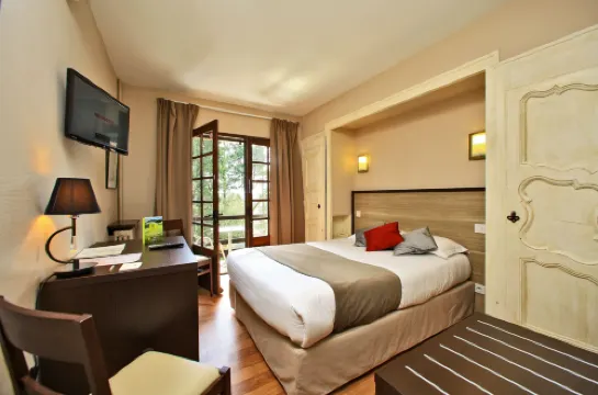 โลจิส โรงแรม ร้อมหรอง ลา ชัวเมียร์