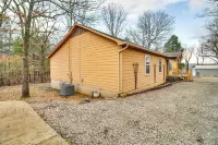 Norfork Lake Access: Cabin w/ Deck & Water View! - 3 étoiles