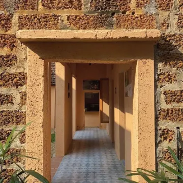 Asahi Luxstay - Moncada Motel Các khách sạn gần Chùa Tản Viên