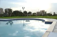VU'z Hotel - piscina