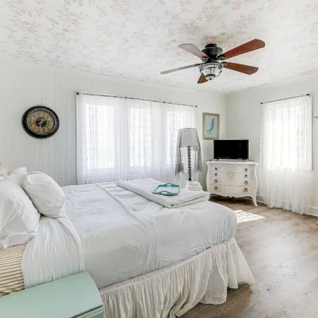 Steps to Shore: Spacious Bethany Beach Retreat