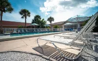 Island Sun Inn & Suites - Historic Venice & Beach Getaway - Beach