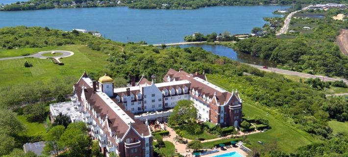 Montauk Manor Hotels in Suffolk County