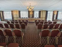 Hotel Ambassadeur et Suites Hotels near Maizerets