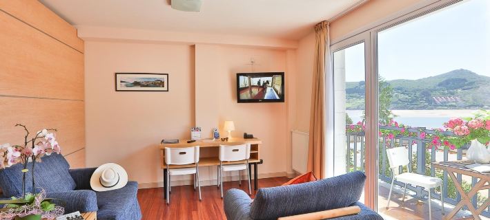 Apartamentos Mundaka Отели в г. Бискайя