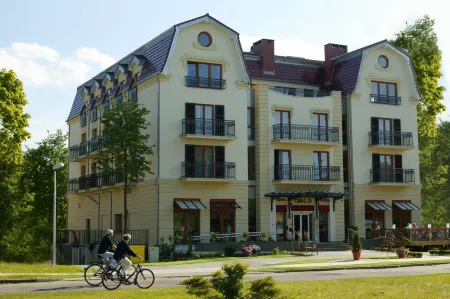 Hotel Gold Отели рядом с достопримечательностью «Swinoujscie Beach»