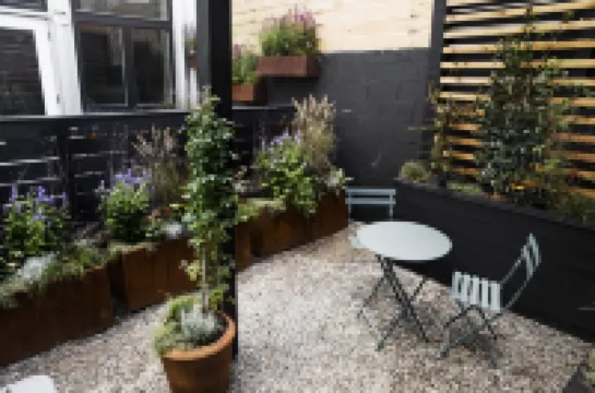 โรงแรมโลกาล ฟิชทาวน์