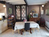 Chambres et Gîte Peyroutas "Amélie" à Vignonet St Emilion Hotels in Sainte-Colombe