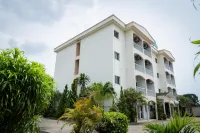 Hotel Hibiscus Blvd Triomphal Hotels in 
