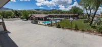 Stagecoach Inn & Suites - Mountain view