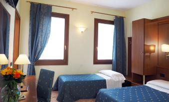 Hotel Cris
