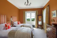 Balmule House Hotels near Andrew Carnegie Birthplace Museum