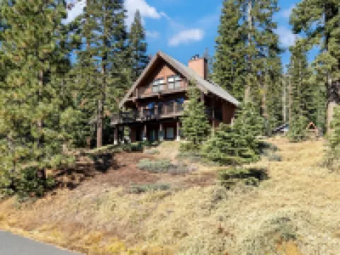 Overlooking Beautiful Bear Lake VH#318 by Bear Valley Vacation Rentals Hotels in Bear Valley