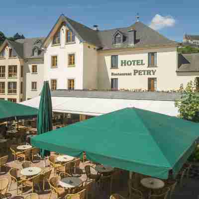 Logis Hotel-Restaurant Petry Hotel Exterior