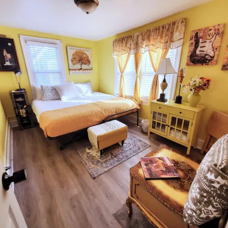Bright Cozy Room Peaceful Dover Stay