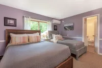 White Horse Lodge Hotels in Warren
