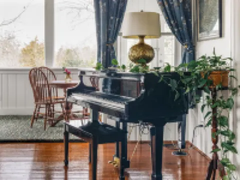 Stone Mountain Manor Hotels in Stone Mountain