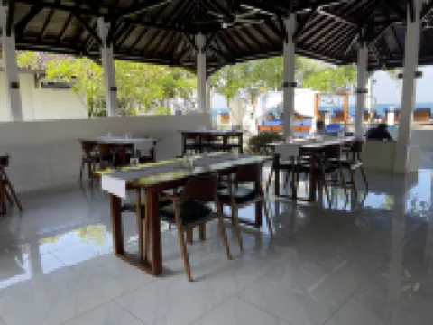 ビーチクラブ ロンボク バイ バレ ソラ