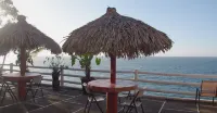 Traditional Sierra Leon Oceanfront Rooms - Kondo