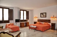 Apartamentos Plaza Hotels in 