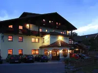 Gästehaus Arracher Hof فنادق في اراتش