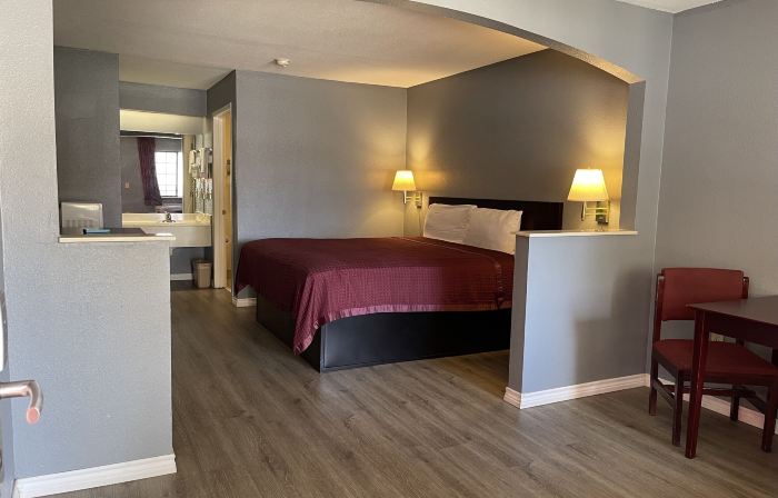 Majestic Inn
