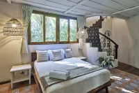 Paradise Beach Lodge Hotels in Malpais