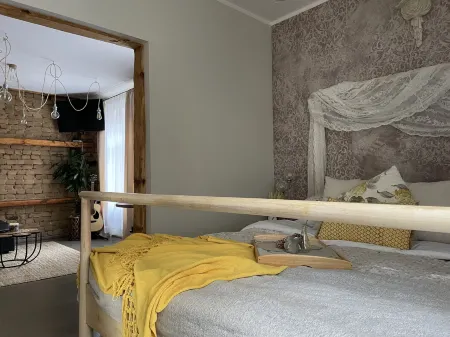 Elegant & Central 1Br w Free Parking - Sleeps 4 Отели рядом с достопримечательностью «Brīvības Piemineklis»