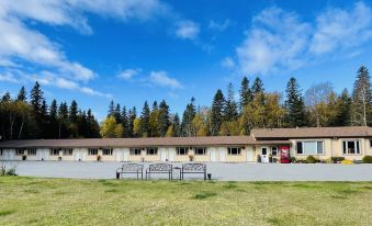 Parkway Motel