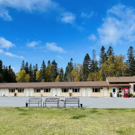 Parkway Motel