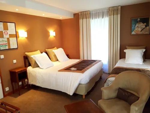Brit Hotel Essentiel Pontivy Robic - Pysäköinti