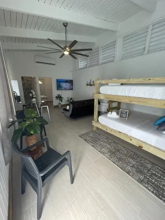 Combate Blue Village Отели в г. Бокерон