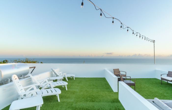 Red Flamboyan Guesthouse and Restaurant