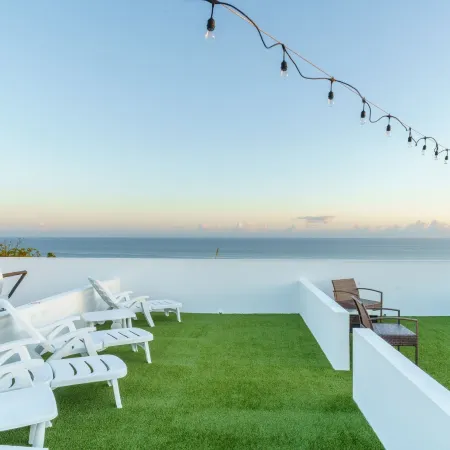 Red Flamboyan Guesthouse and Restaurant