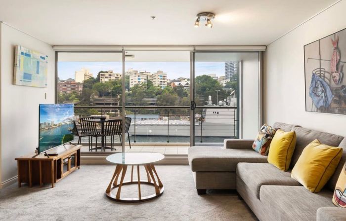 Apartment in Iconic Fingerwharf
