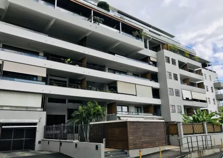 Tipanie- Apt F2 PPT w/pool, A/C, high speed Wifi and wonderful view