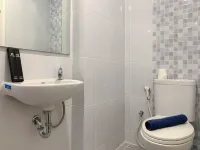 Cozy and Simply Look Studio Room Tokyo Riverside Pik 2 Apartment Các khách sạn ở Teluknaga