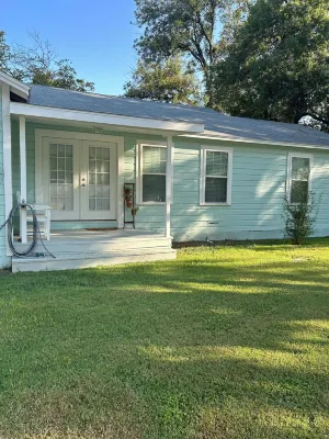 Gorgeous quiet and cozy 3 bedroom/ 2 bathroom home awaits you! Hotels in Uvalde