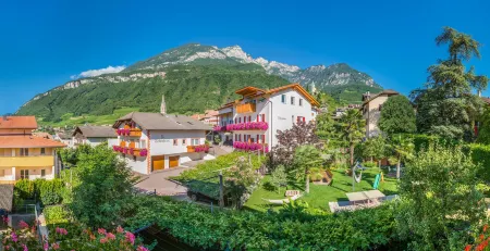 Rebenheim Frühstückspension - Fewo Отели в г. Термено-сулла-Страда-дель-Вино