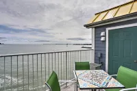 Resort-Style Condo with Lake-View Balcony! - Homestays