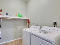 Pet-Friendly Downtown Fulton Apt w/ Smart TV! Hoteles en Fulton