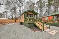 Beautiful New Bern Studio Cabin w/ Fire Pit! - 3-Star